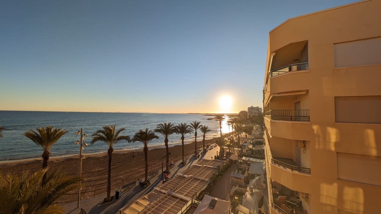 3 makuuhuone Huoneisto myytävänä paikassa Torrevieja - 622 108 € (Ref: 8635060)