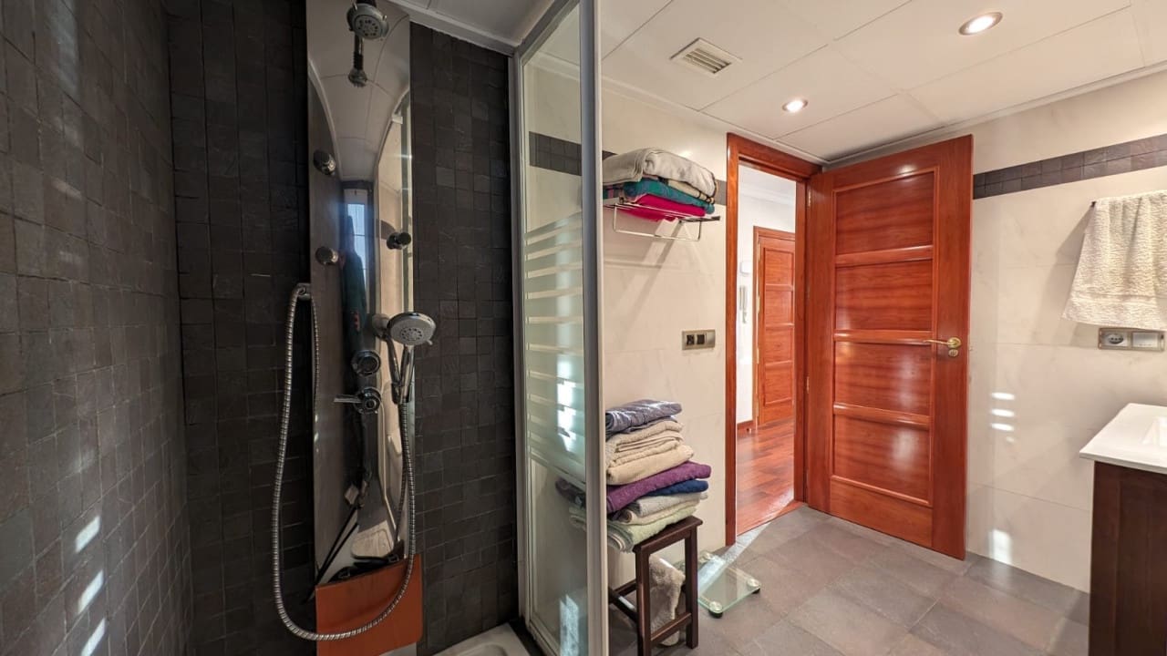 3 makuuhuone Huoneisto myytävänä paikassa Torrevieja - 622 108 € (Ref: 8635060)