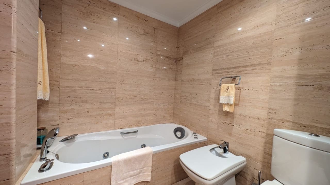 3 makuuhuone Huoneisto myytävänä paikassa Torrevieja - 622 108 € (Ref: 8635060)