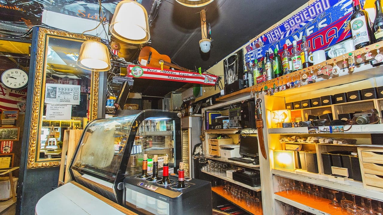 Comercial para venda em Torrevieja - 165 000 € (Ref: 8639927)