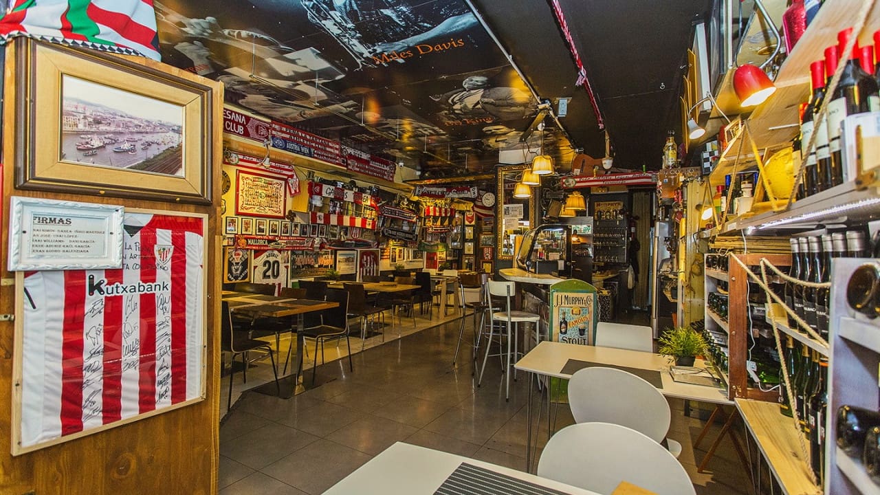 Comercial para venda em Torrevieja - 165 000 € (Ref: 8639927)