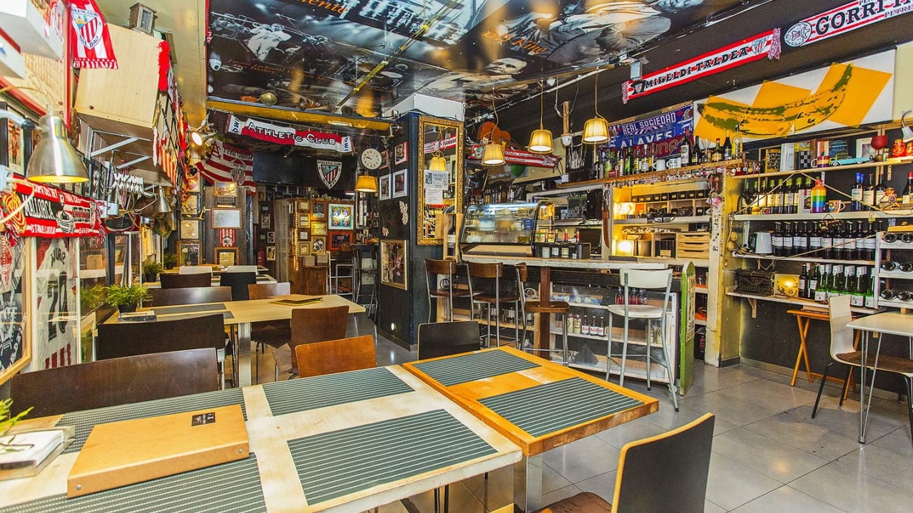 Comercial para venda em Torrevieja - 165 000 € (Ref: 8639927)