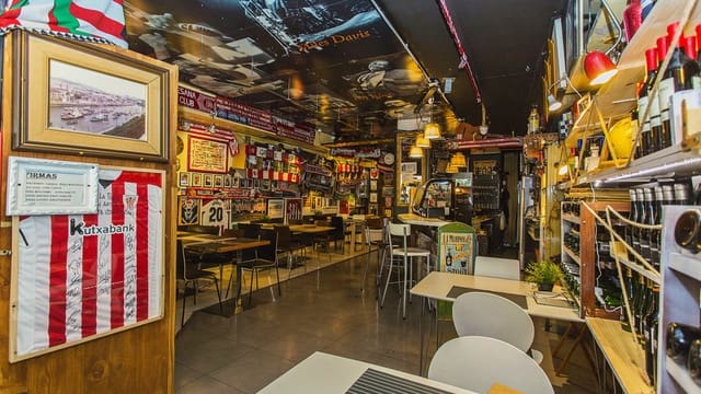 Commercial for sale in Avenida Habaneras - Curva de Palangre, Torrevieja - € 165,000 (Ref: 8639927)