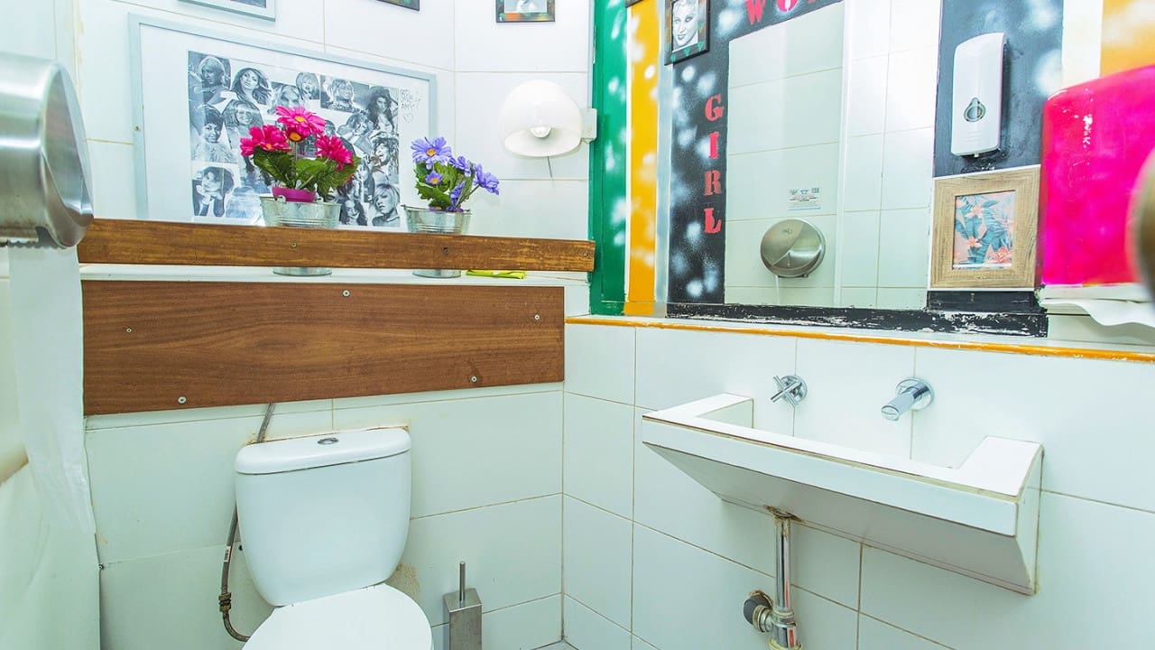 Comercial para venda em Torrevieja - 165 000 € (Ref: 8639927)