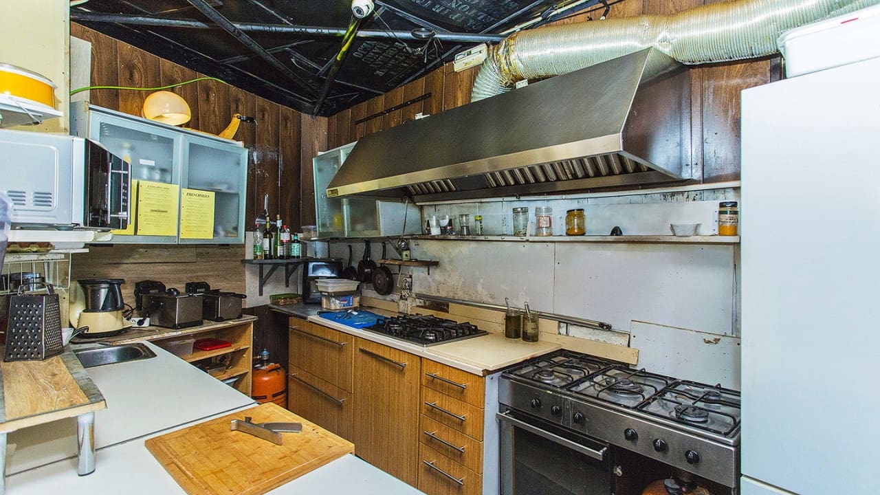 Comercial para venda em Torrevieja - 165 000 € (Ref: 8639927)