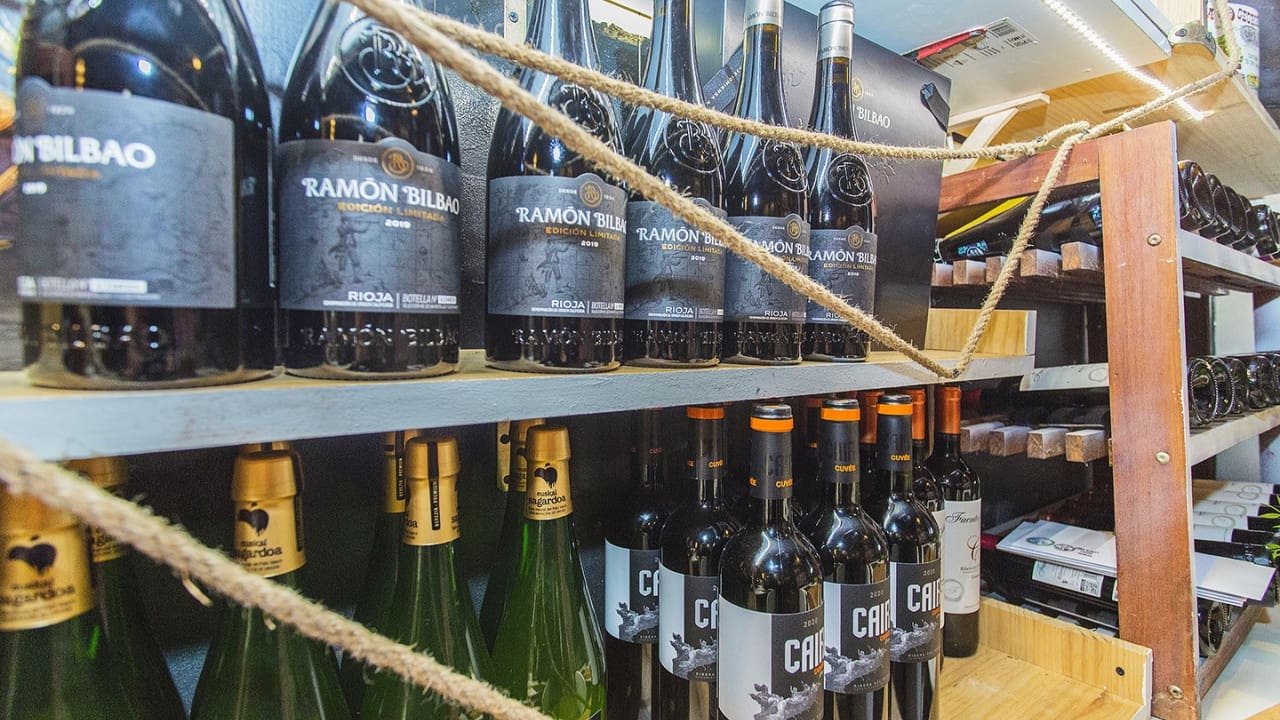 Comercial para venda em Torrevieja - 165 000 € (Ref: 8639927)