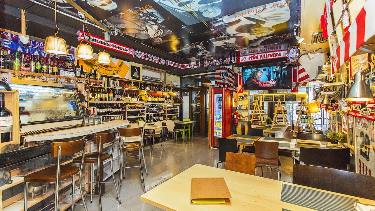 Comercial para venda em Torrevieja - 165 000 € (Ref: 8639927)