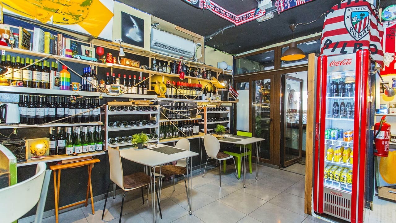 Comercial para venda em Torrevieja - 165 000 € (Ref: 8639927)