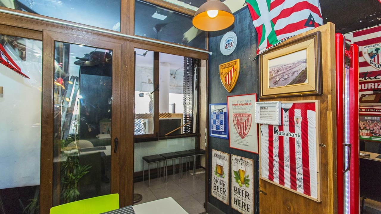 Comercial para venda em Torrevieja - 165 000 € (Ref: 8639927)