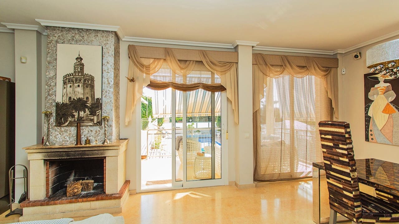 5 sovrum Villa till salu i Torrevieja med pool garage - 1 170 000 € (Ref: 8653722)