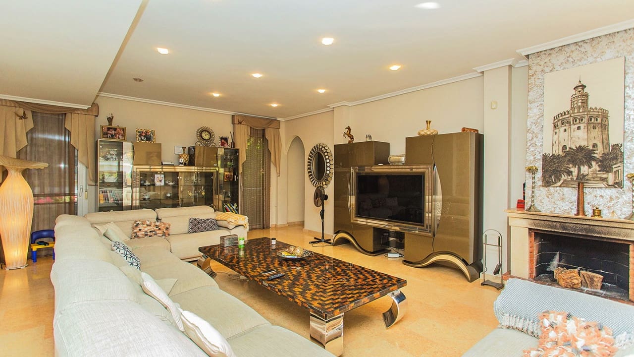 5 sovrum Villa till salu i Torrevieja med pool garage - 1 170 000 € (Ref: 8653722)