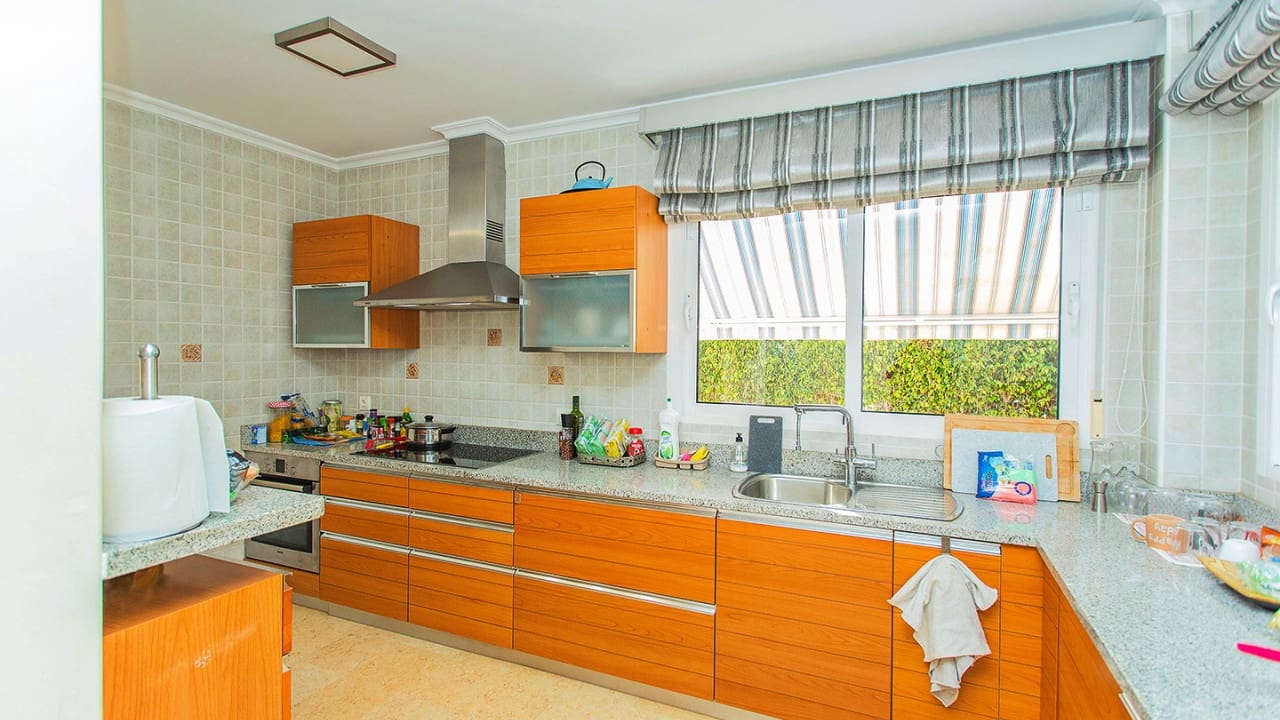 5 sovrum Villa till salu i Torrevieja med pool garage - 1 170 000 € (Ref: 8653722)