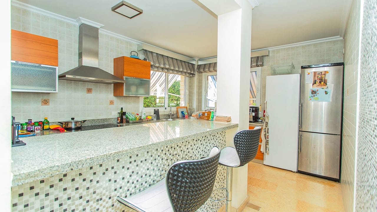 5 sovrum Villa till salu i Torrevieja med pool garage - 1 170 000 € (Ref: 8653722)