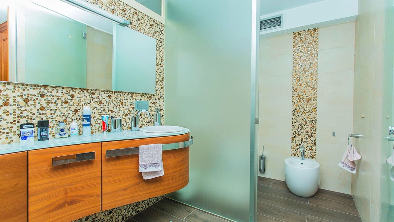 5 sovrum Villa till salu i Torrevieja med pool garage - 1 170 000 € (Ref: 8653722)