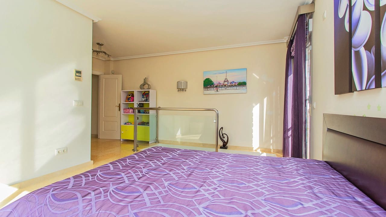 5 sovrum Villa till salu i Torrevieja med pool garage - 1 170 000 € (Ref: 8653722)