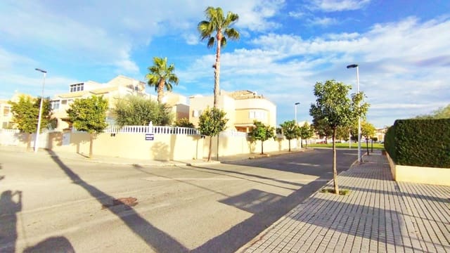 6 sypialnia Willa na sprzedaż w La Torreta, Torrevieja z basenem garażem - 539 000 € (Ref: 8667053)