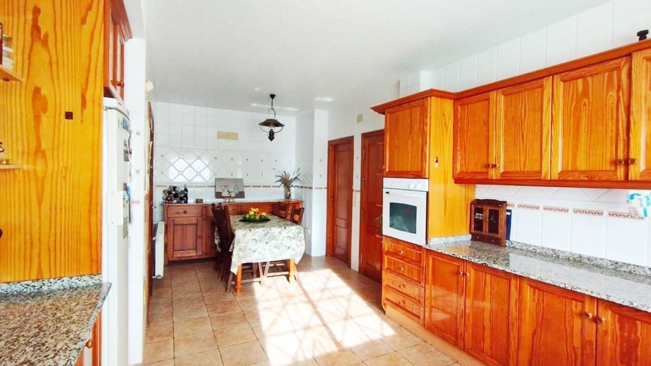 6 sypialnia Willa na sprzedaż w La Torreta z basenem garażem - 539 000 € (Ref: 8667053)