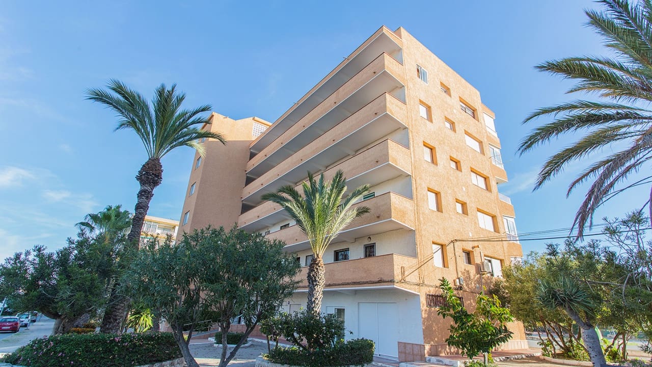 2 makuuhuone Huoneisto myytävänä paikassa Guardamar del Segura mukana uima-altaan - 149 900 € (Ref: 8671454)