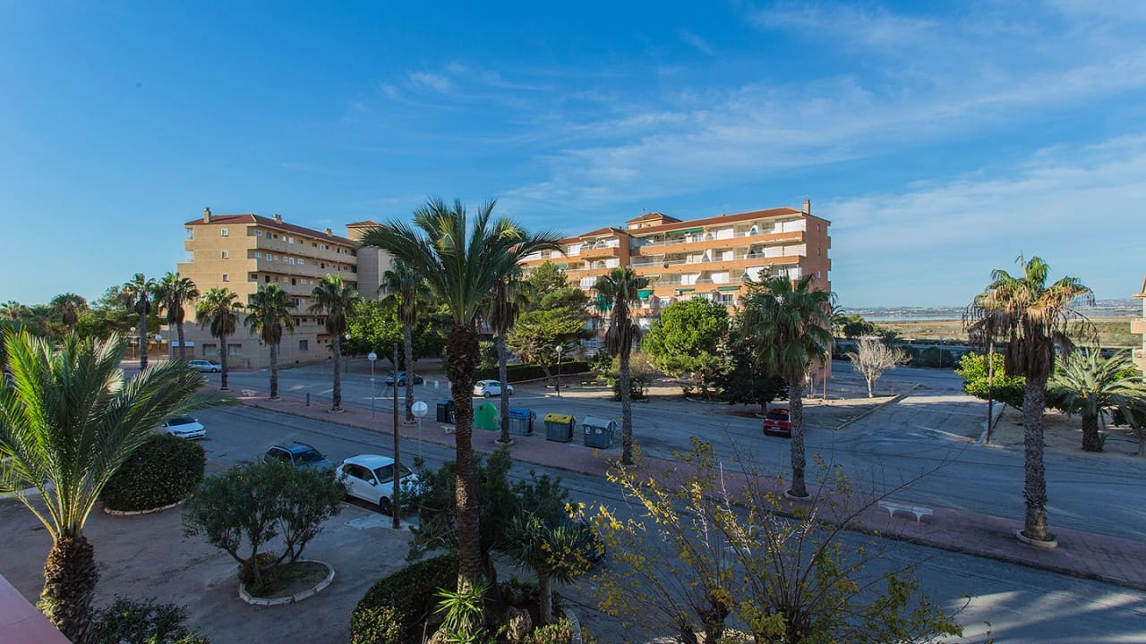 2 makuuhuone Huoneisto myytävänä paikassa Guardamar del Segura mukana uima-altaan - 149 900 € (Ref: 8671454)