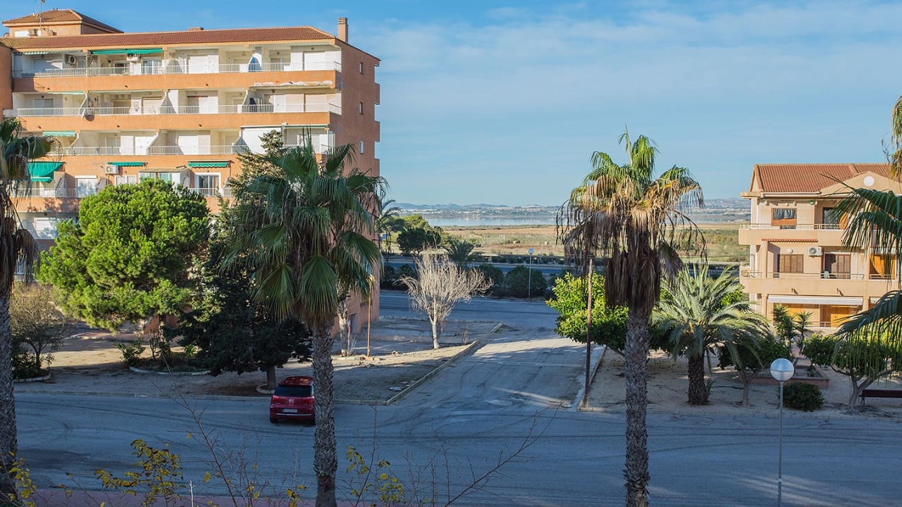 2 makuuhuone Huoneisto myytävänä paikassa Guardamar del Segura mukana uima-altaan - 149 900 € (Ref: 8671454)