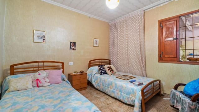 4 slaapkamer Finca/Landhuis te koop in Raiguero de Bonanza, Orihuela - € 250.000 (Ref: 8691299)