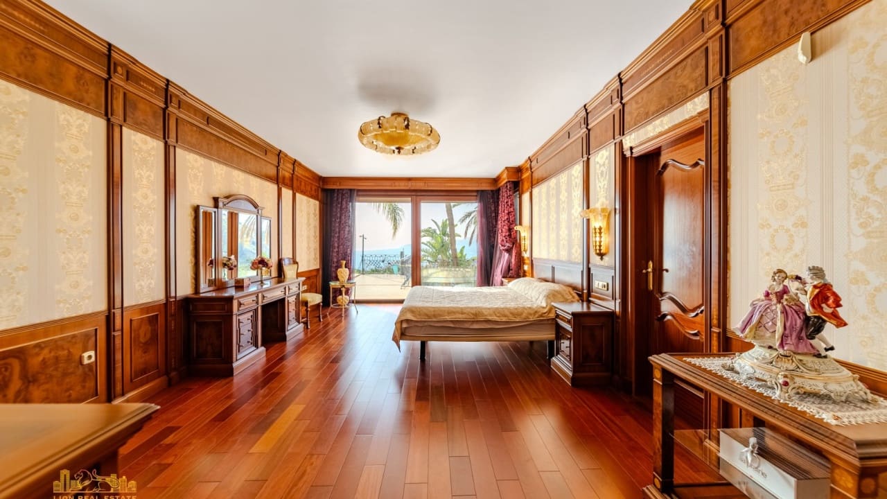 5 bedroom Villa for sale in Altea - € 2,790,000 (Ref: 8691300)