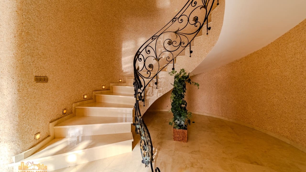 5 bedroom Villa for sale in Altea - € 2,790,000 (Ref: 8691300)