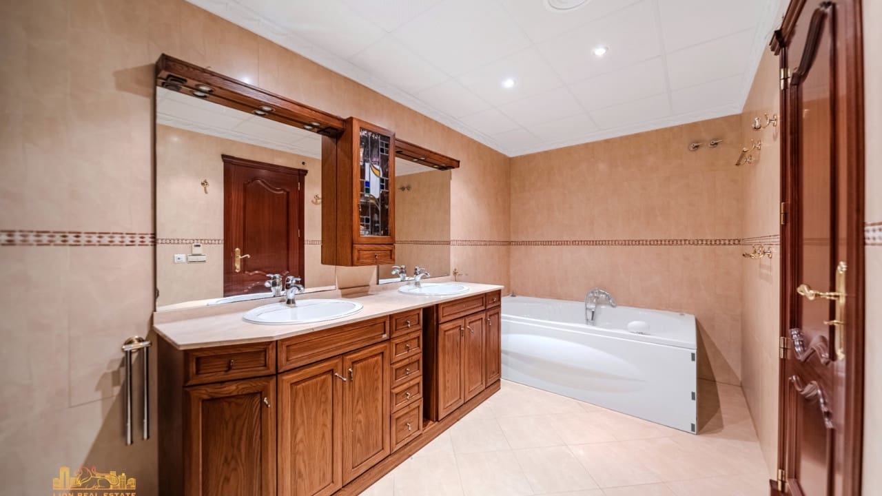 5 bedroom Villa for sale in Altea - € 2,790,000 (Ref: 8691300)