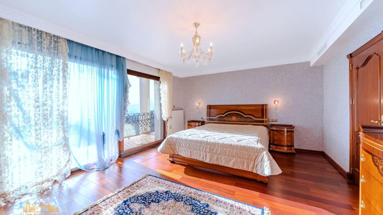 5 bedroom Villa for sale in Altea - € 2,790,000 (Ref: 8691300)