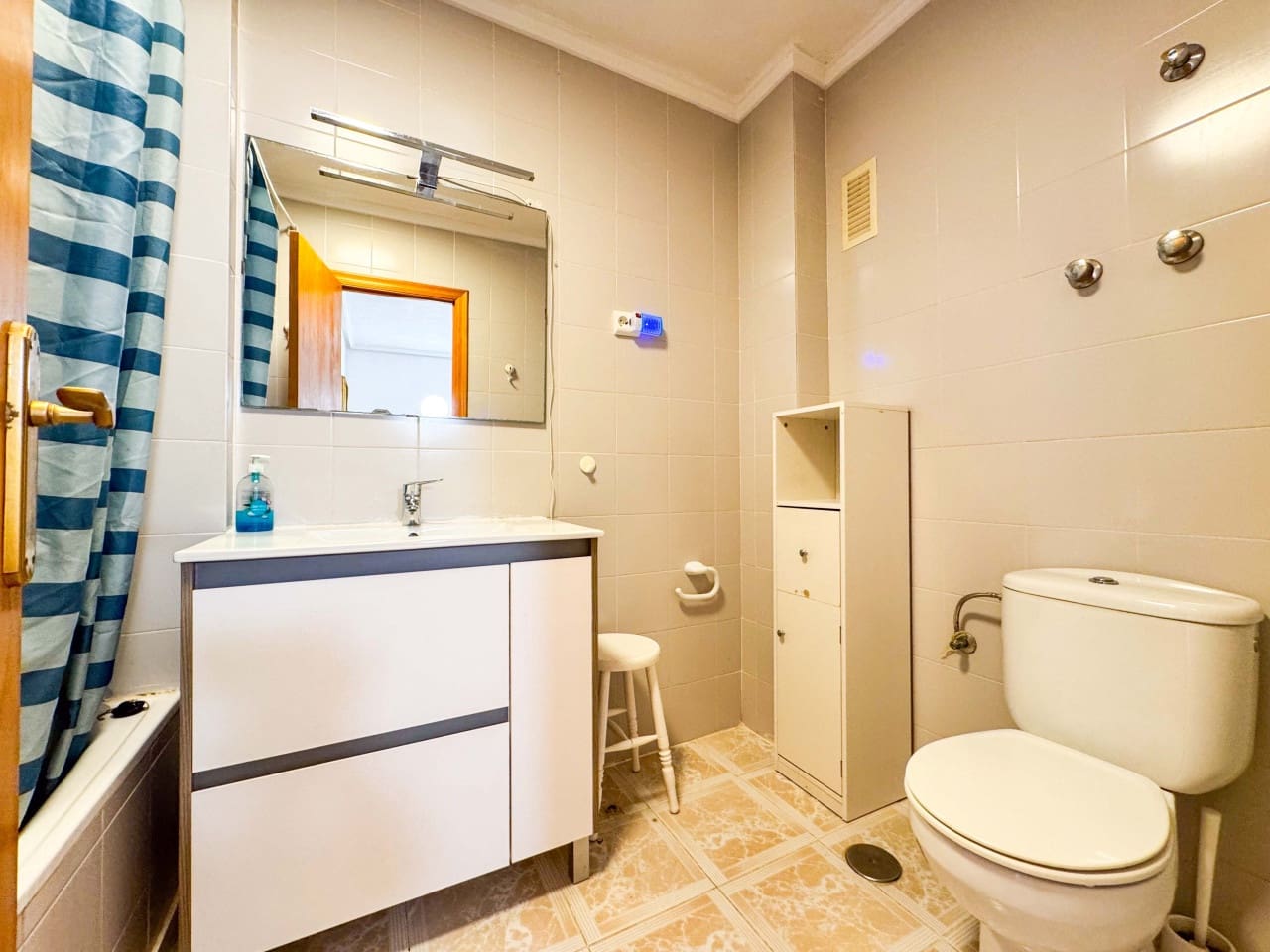 2 bedroom Townhouse for sale in Torrevieja with pool - € 198,000 (Ref: 9233158)