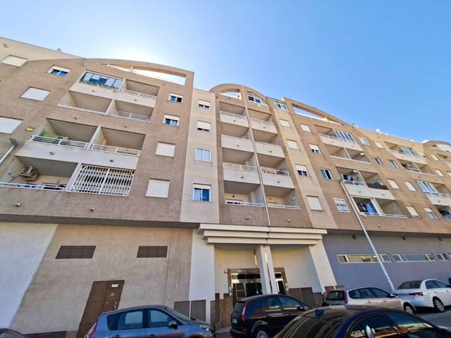 2 slaapkamer Appartement te koop in Centro, Torrevieja met zwembad garage - € 156.260 (Ref: 9233160)