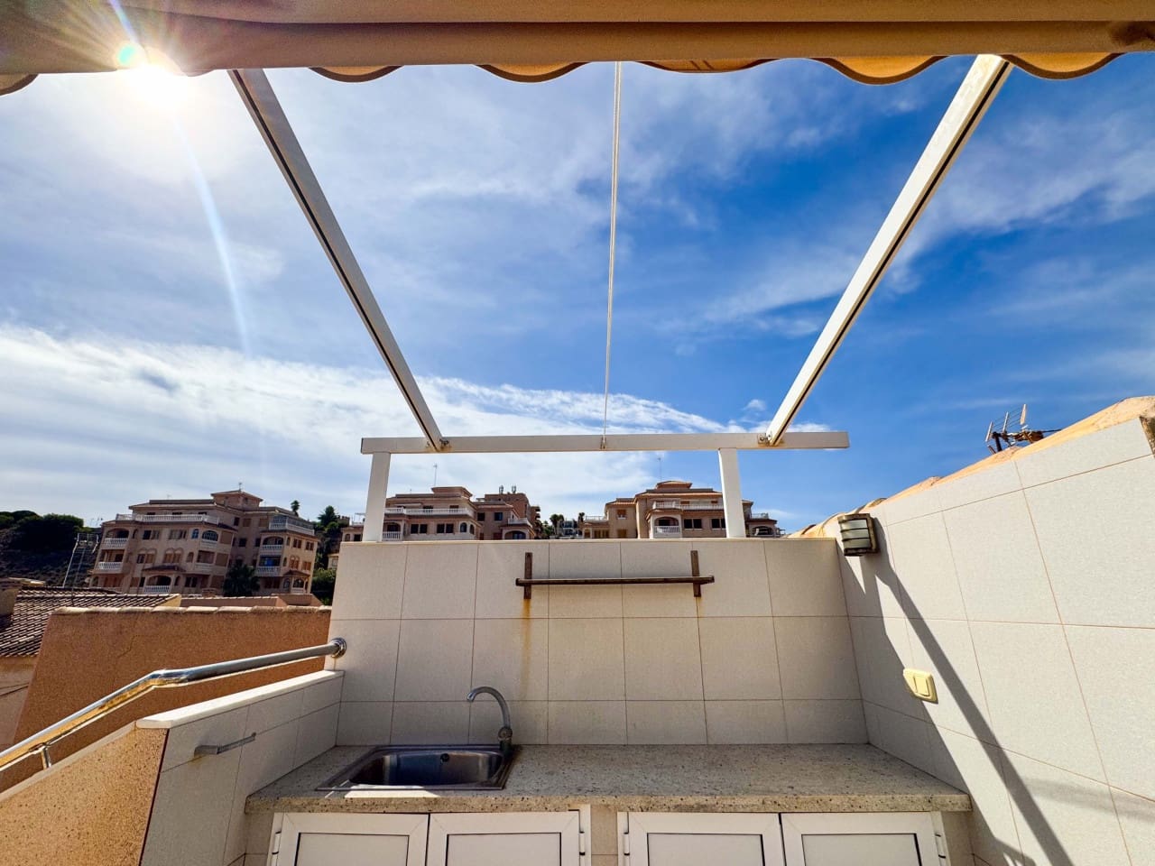 3 sypialnia Dom na sprzedaż w Torrevieja z garażem - 439 000 € (Ref: 9233161)