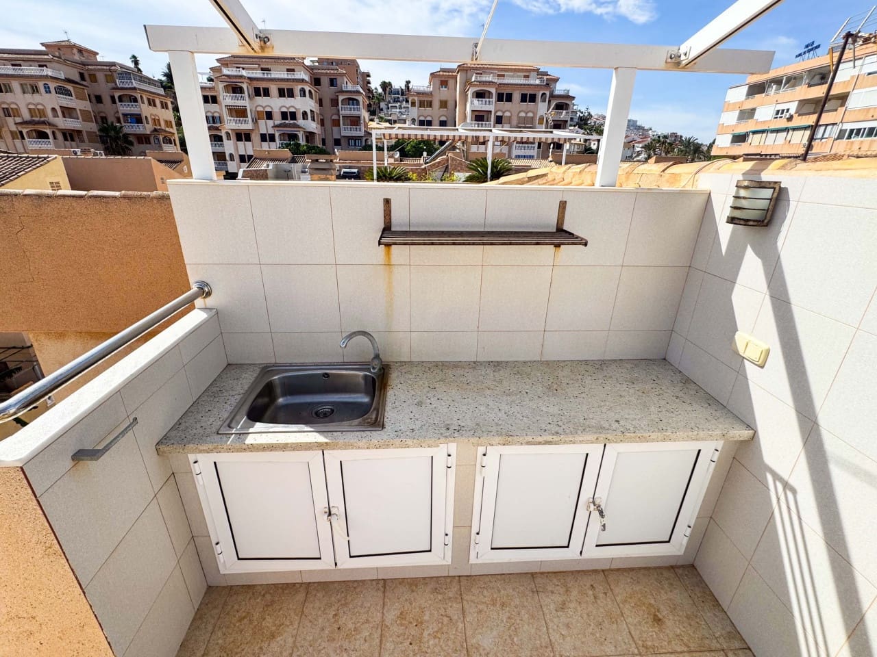 3 sypialnia Dom na sprzedaż w Torrevieja z garażem - 439 000 € (Ref: 9233161)