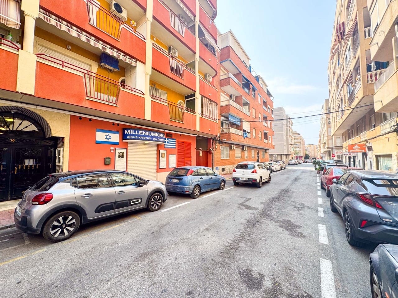 1 bedroom Apartment for sale in Torrevieja with garage - € 110,000 (Ref: 9233168)