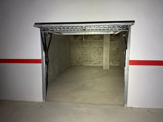Garage zu verkaufen in Torreblanca, Torrevieja - 12.000 € (Ref: 9233172)