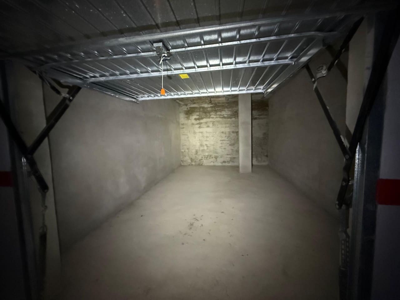 Garaż na sprzedaż w Torrevieja - 12 000 € (Ref: 9233172)