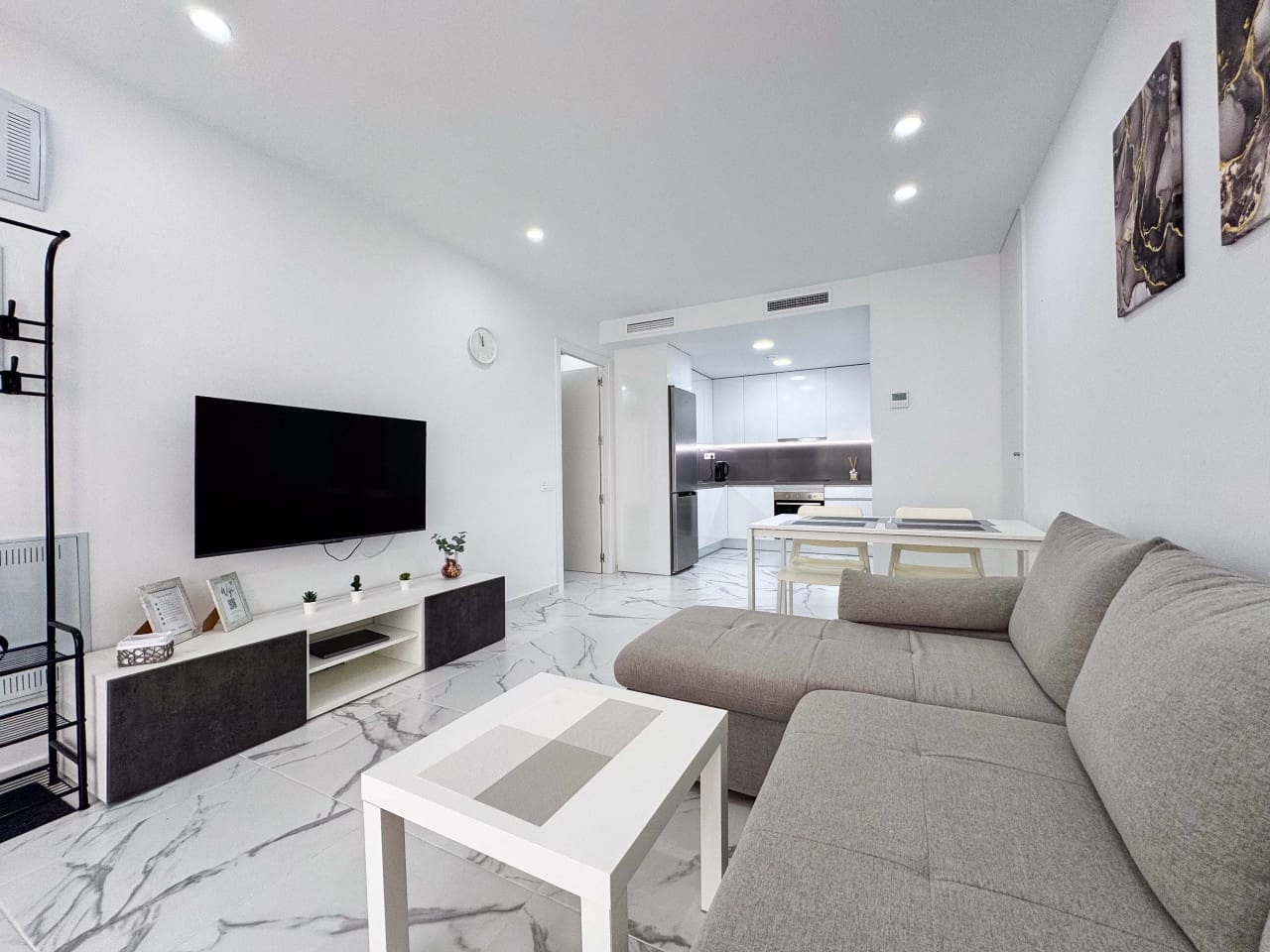 1 sovrum Lägenhet till salu i Torrevieja med pool - 174 900 € (Ref: 9233174)