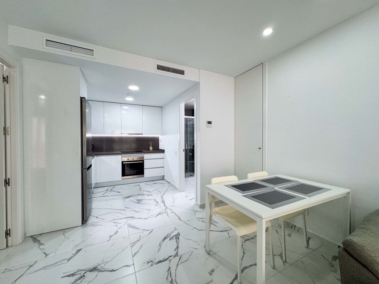 1 sovrum Lägenhet till salu i Torrevieja med pool - 174 900 € (Ref: 9233174)
