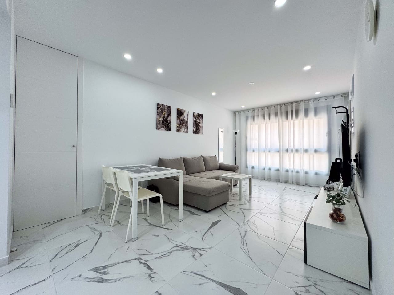 1 sovrum Lägenhet till salu i Torrevieja med pool - 174 900 € (Ref: 9233174)