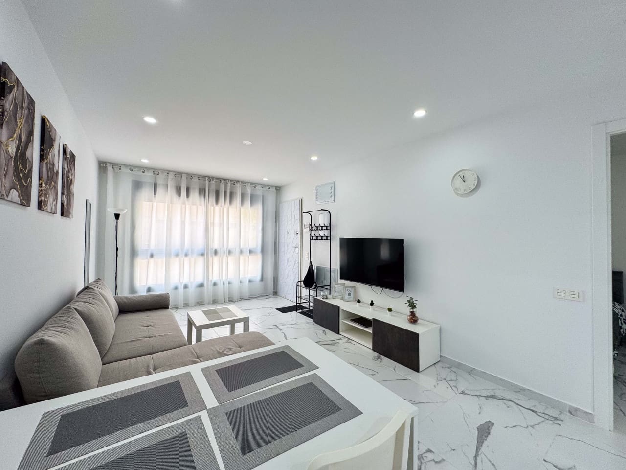 1 sovrum Lägenhet till salu i Torrevieja med pool - 174 900 € (Ref: 9233174)