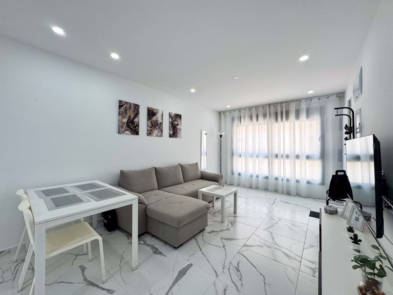 1 sovrum Lägenhet till salu i Torrevieja med pool - 174 900 € (Ref: 9233174)