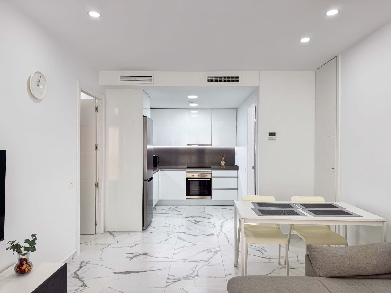 1 sovrum Lägenhet till salu i Torrevieja med pool - 174 900 € (Ref: 9233174)