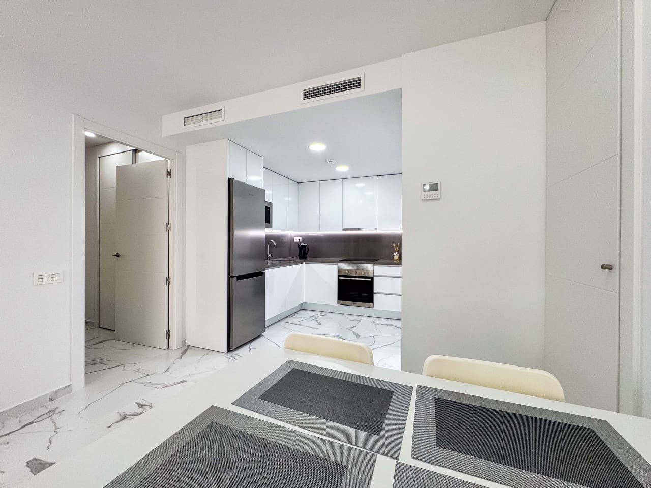 1 sovrum Lägenhet till salu i Torrevieja med pool - 174 900 € (Ref: 9233174)