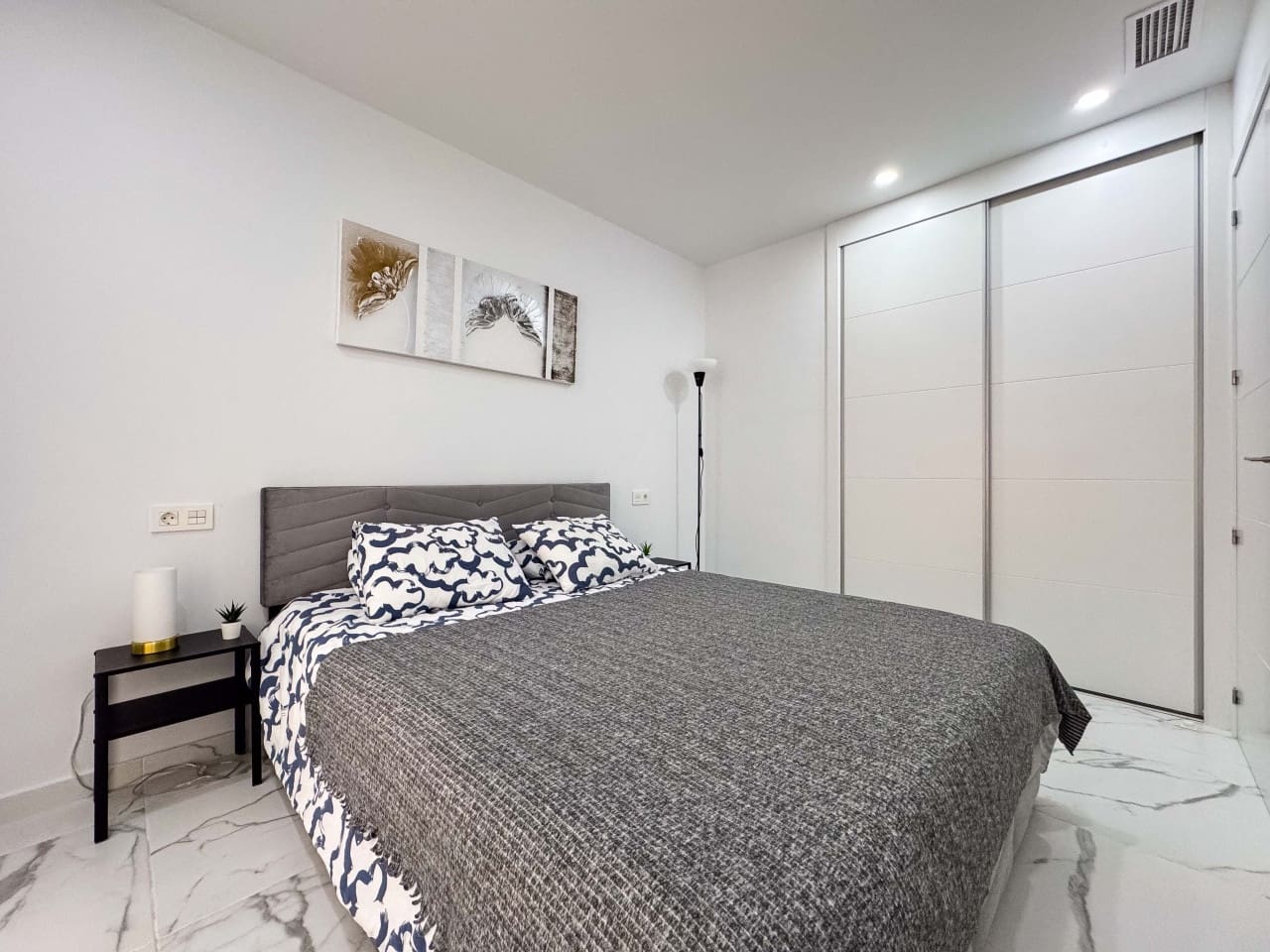 1 sovrum Lägenhet till salu i Torrevieja med pool - 174 900 € (Ref: 9233174)