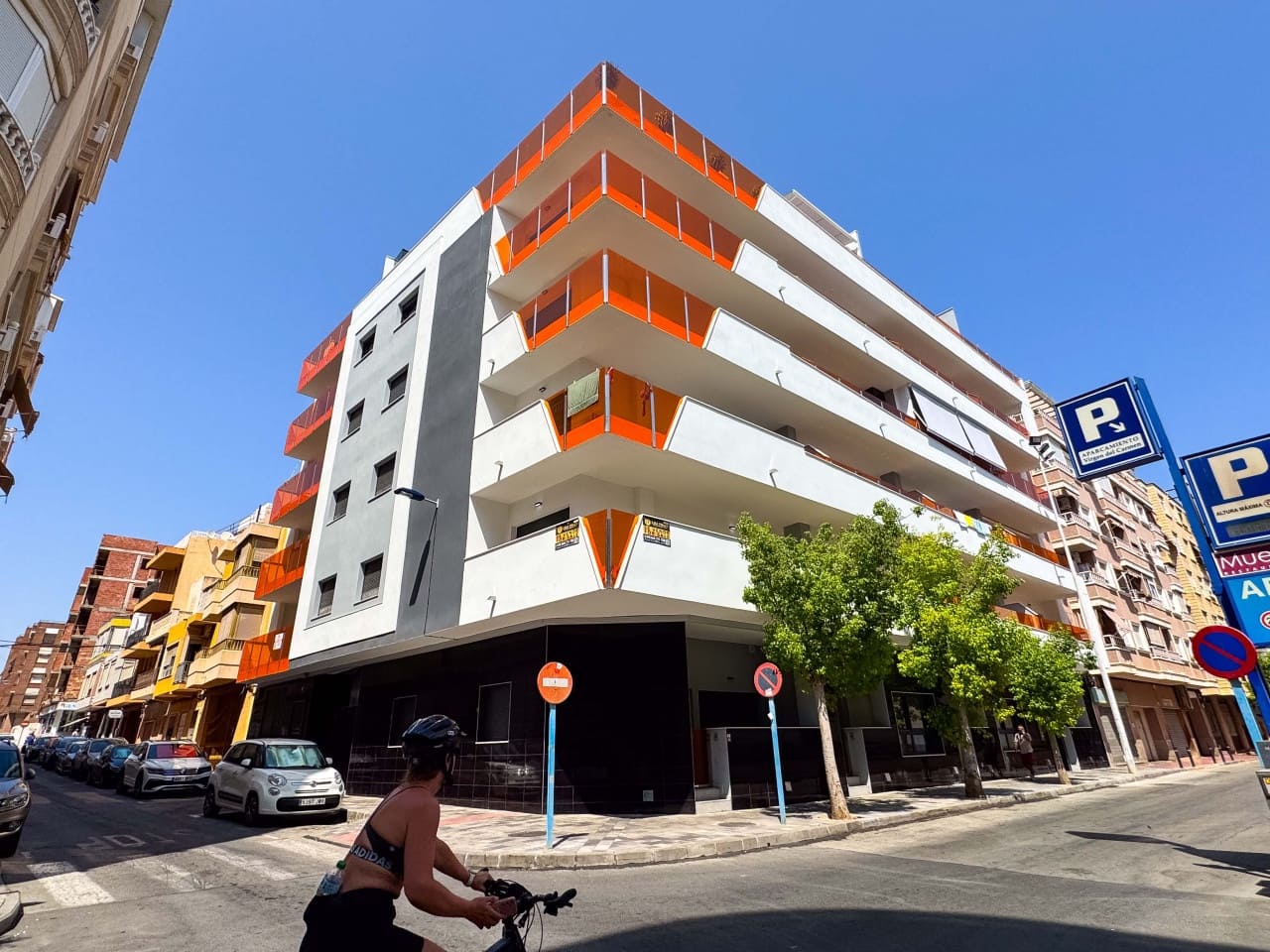 1 sovrum Lägenhet till salu i Torrevieja med pool - 174 900 € (Ref: 9233174)
