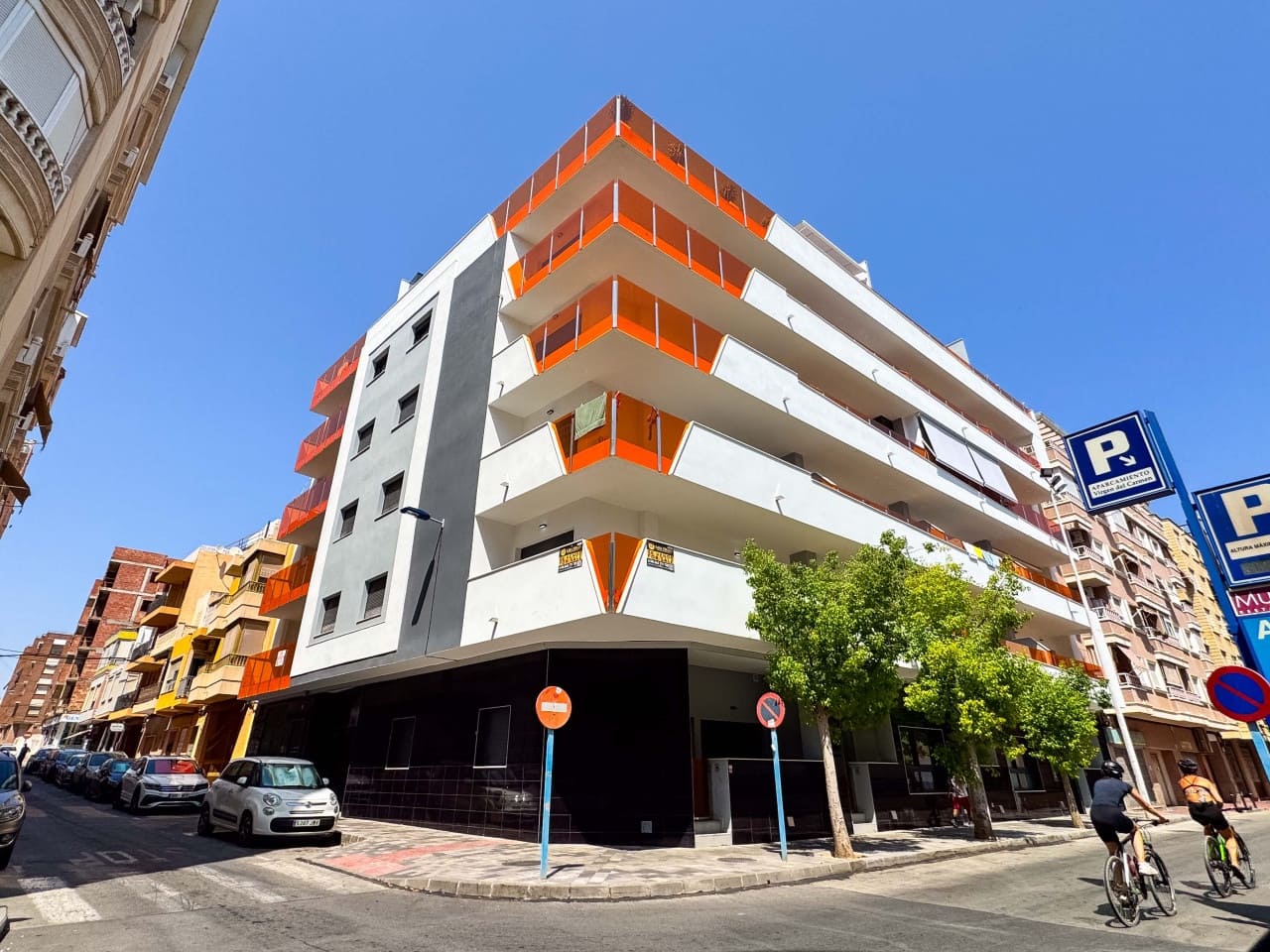1 sovrum Lägenhet till salu i Torrevieja med pool - 174 900 € (Ref: 9233174)