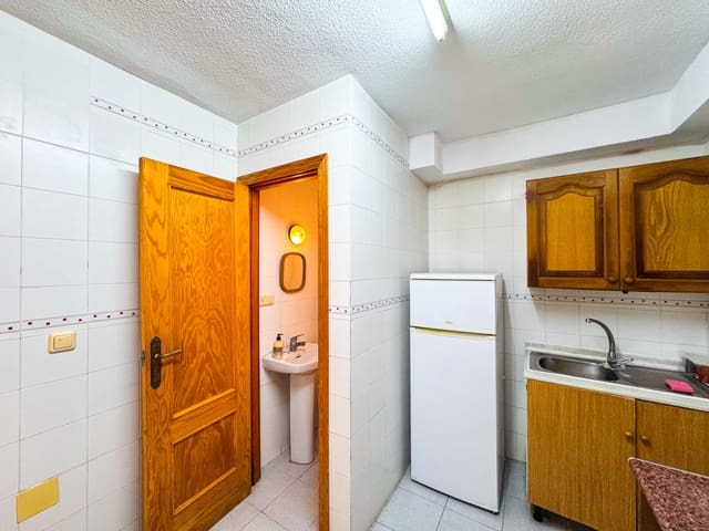 2 bedroom Villa for sale in Los Europeos, Torrevieja - € 145,000 (Ref: 9233175)