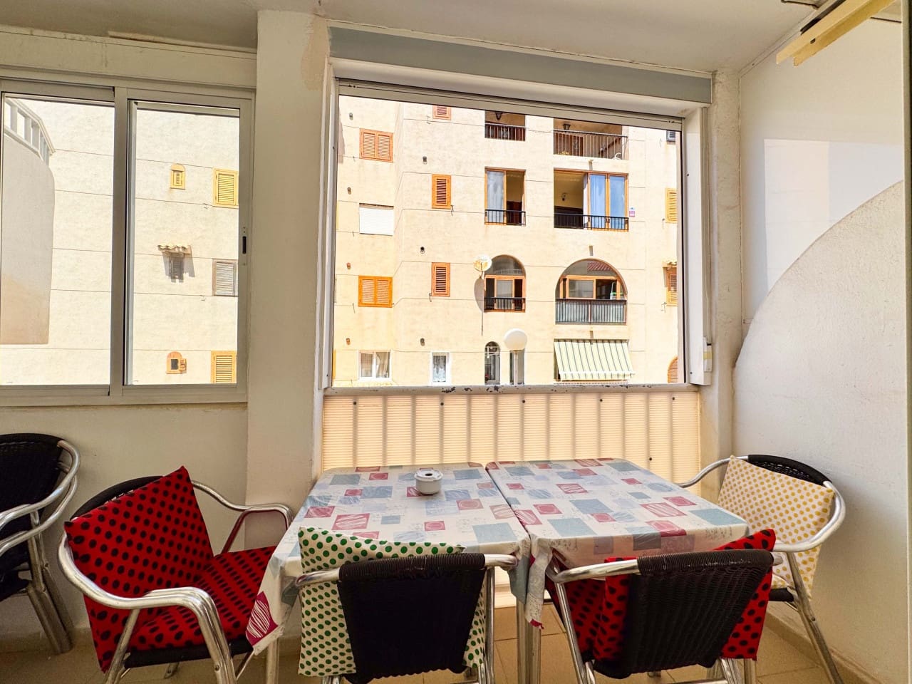 2 sovrum Lägenhet till salu i Torrevieja med pool - 135 000 € (Ref: 9233187)