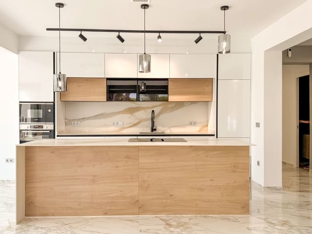 4 chambre Villa/Maison à vendre à Los Altos avec piscine garage - 995 000 € (Ref: 9233191)