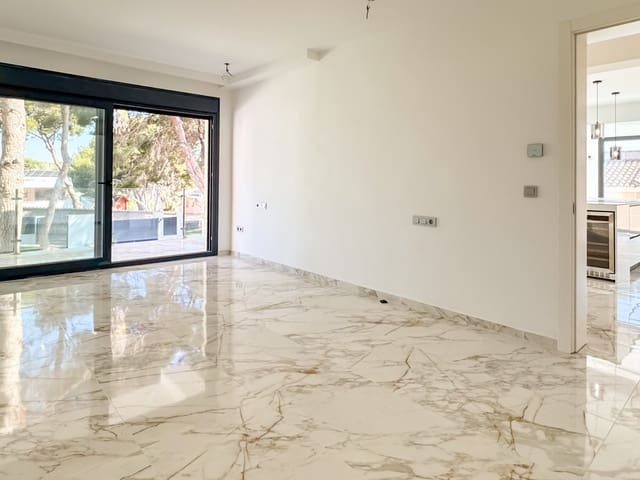 4 chambre Villa/Maison à vendre à Los Altos avec piscine garage - 995 000 € (Ref: 9233191)